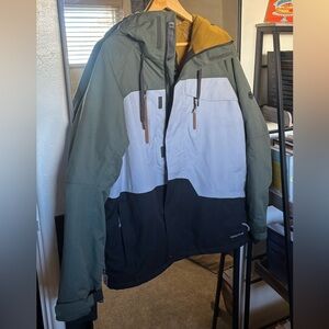 686 Men's Olive and Gray Ski/ Snowboard Jacket